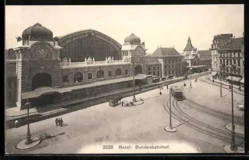 AK Basel, Strassenbahn am Bundesbahnhof