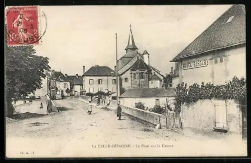 AK La Celle-Dunoise, Le Pont sur la Creuse