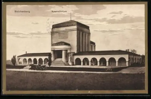 AK Reichenberg / Liberec, Krematorium mit Droschke