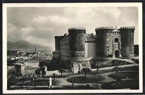 AK Napoli, Maschio Angioino e Vesuvio