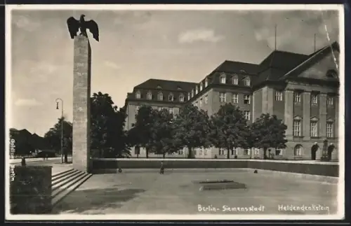 AK Berlin-Siemensstadt, Heldendenkmal mit Reichsadler