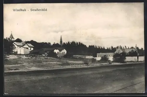 AK Windhuk, Strassenbild mit Kirchturm im Hintergrund