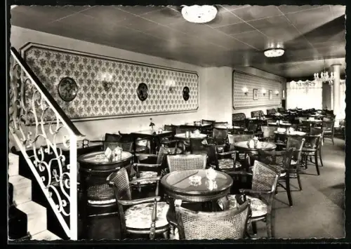 AK Worms, Café Rathaus, Konditorei Ebert, Peterstrasse 9, Innenansicht