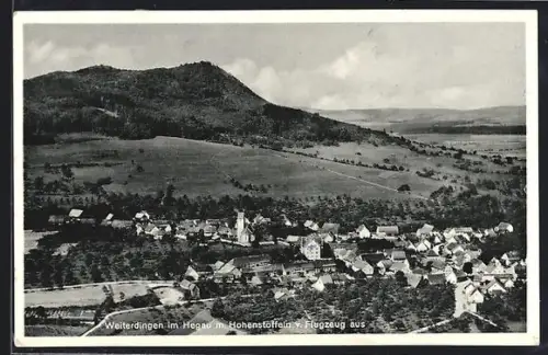 AK Weiterdingen im Hegau, Hohenstoffeln vom Flugzeug aus