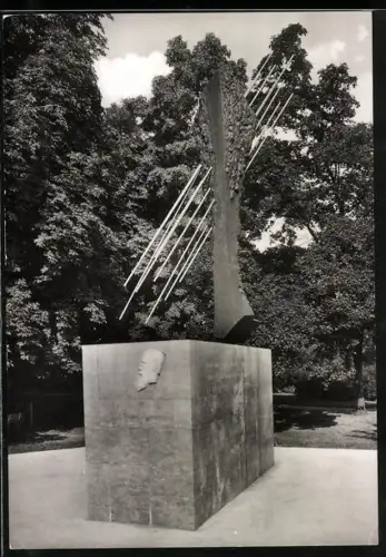 AK Giessen, Wilh.-Conrad-Röntgen-Denkmal mit Grünanlagen