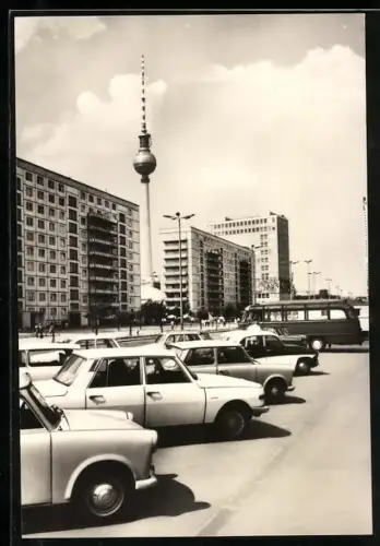 AK Berlin, Karl-Marx-Allee mit Fernseh- und UKW-Turm