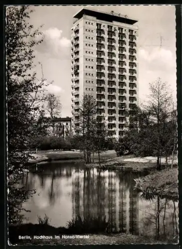 AK Berlin, Hochhaus im Hansa-Viertel mit Parkanlage