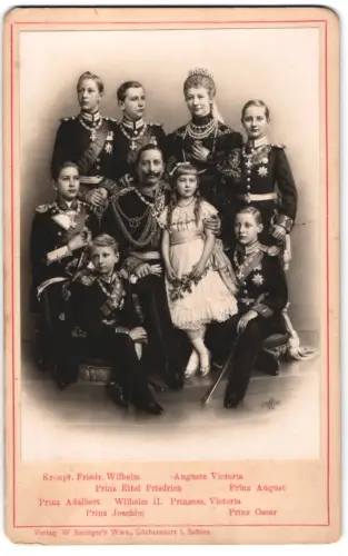 Fotografie W. Reinger`s Wwe., Görbersdorf i. Schles., Kaiser Wilhelm II. mit Familie, Auguste Victoria, Prinzen