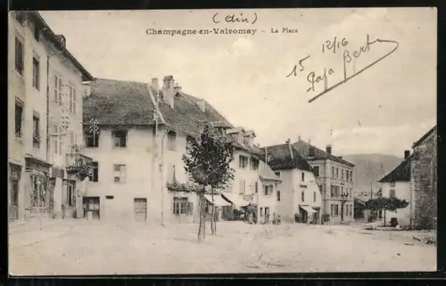 AK Champagne-en-Valromay, La Place
