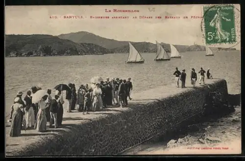 AK Banyuls, Baigneurs assistant au départ des bateaux de pêche