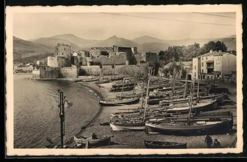 AK Collioure, Le Château et la Plage d`amont
