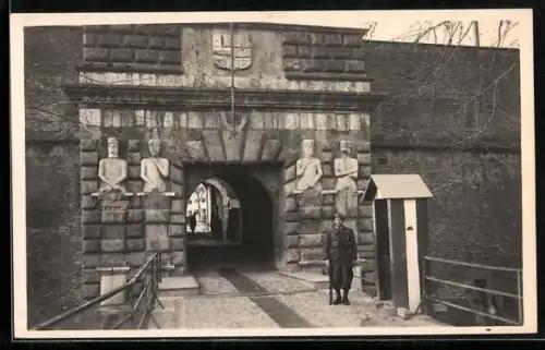 AK Perpignan /Pyr. Orient., Portail historique de la Citadelle