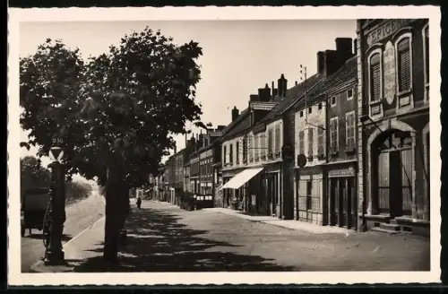 AK Montchanin-les-Mines /S.-et-L., Avenue de la République