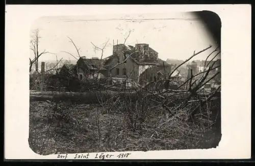Foto-AK Saint Léger, Le village détruit après les combats de 1918