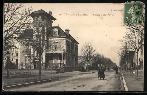 AK Chalon-sur-Saône, Avenue de Paris avec passants et bâtiments historiques