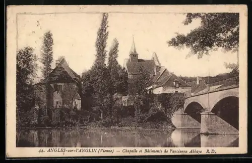 AK Angles-sur-l`Anglin, Vienne, Chapelle et Bâtiments de l`ancienne Abbaye