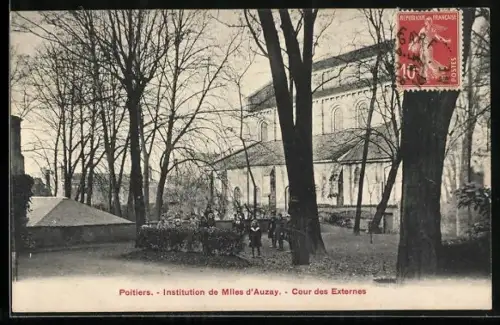 AK Poitiers, Institution de Mlles d`Auzay, Cour des Externes