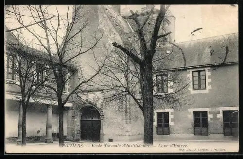 AK Poitiers, École Normale d`Instituteurs, Cour d`Entrée
