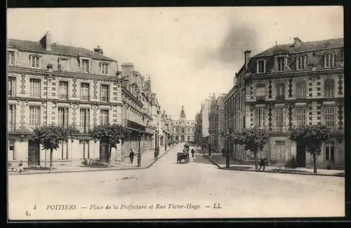 AK Poitiers, Place de la Préfecture et Rue Victor-Hugo