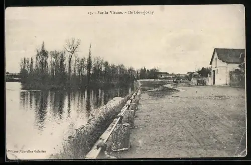AK Vienne, Île Léon-Jouany, Vue sur la rivière et paysage rural