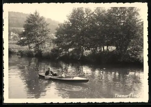 AK Themar /Thür., Kanufahrer auf dem Fluss, Uferlandschaft