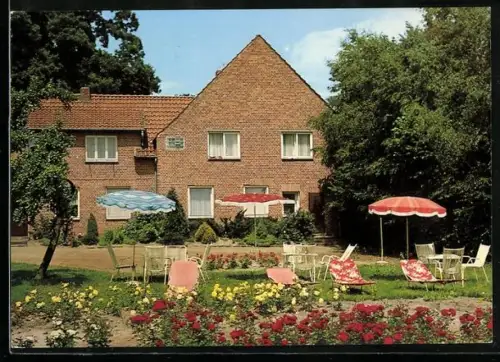 AK Rethem, Pension Alterhof, Bosse Nr. 4, Gartenansicht, Sonnenschirme, Blumenbeete