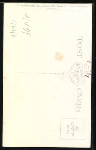 AK Tanzende junge Frau mit Rosen