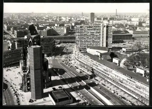 AK Berlin, Vogelschau auf die Kaiser-Wilhelm-Gedächtniskirche, Hardenbergstrasse und Bahnhof-Zoo-Viertel
