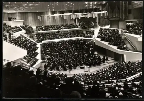 AK Berlin, Konzertsaal der Neuen Berliner Philharmonie während eines Konzerts