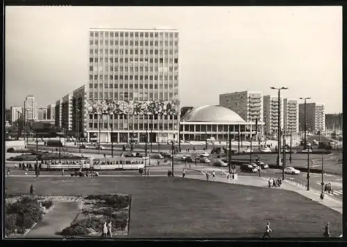 AK Berlin, Haus des Lehrers mit Strassenbahnen