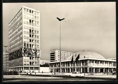 AK Berlin, Haus des Lehrers mit Strassenpartie