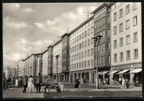 AK Magdeburg, Karl-Marx-Strasse mit Schuhgeschäft