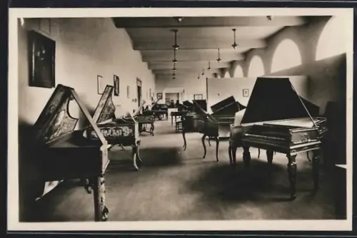 AK Frankfurt, Ausstellung Musik im Leben der Völker 1927, Historische Entwicklung des Klavierbaues