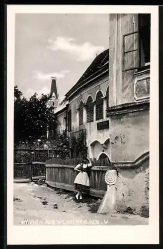 AK Weissenkirchen i. W., Mädchen am Geschäft von Johann M.