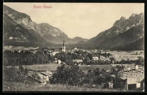 AK Gross-Gmain, Panorama mit Kirche und Bergkulisse