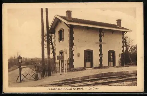 AK Ecury-sur-Coole /Marne, La Gare