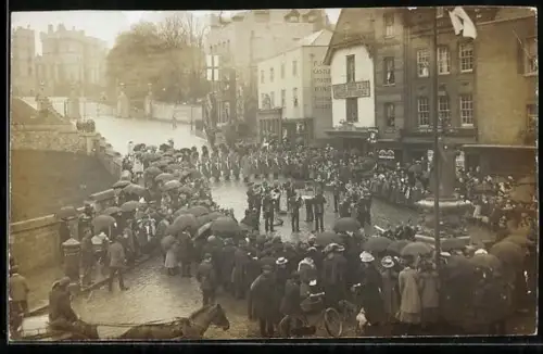 Foto-AK Windsor, Neville Reid & Co, Musicians in the street