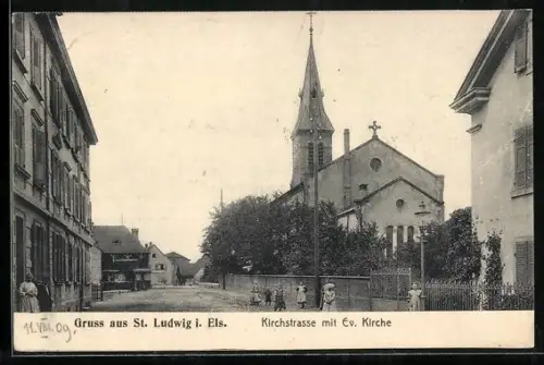 AK St. Ludwig i. Els., Kirchstrasse mit Ev. Kirche