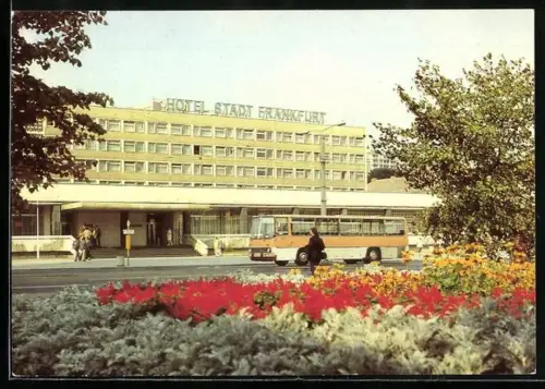 AK Frankfurt / Oder, Strassenpartie am Hotel Stadt Frankfurt