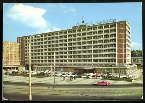 AK Rostock, Interhotel Warnow mit Parkplatz