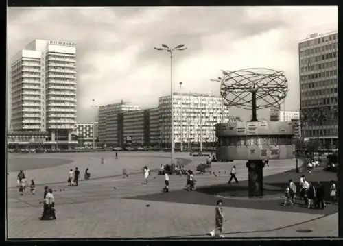 AK Berlin, Uraniasäule mit Weltzeituhr, Haus des Lehrers