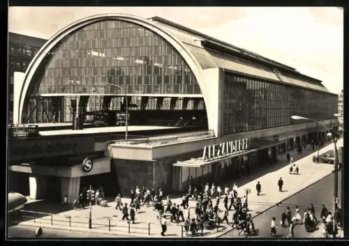 AK Berlin, S-Bahnhof Alexanderplatz von der Strasse aus