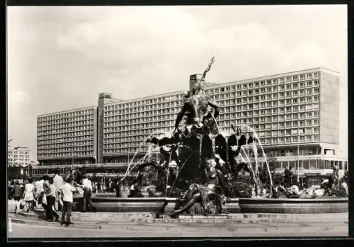 AK Berlin, Neptunbrunnen und Rathauspassage