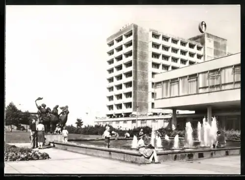 AK Rostock, Blick auf das Interhotel Warnow