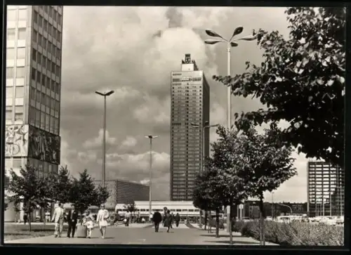 AK Berlin, Blick zum Interhotel Stadt Berlin am Alexanderplatz