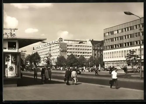 AK Berlin, Blick zum Hotel Unter den Linden