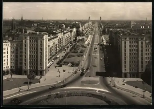 AK Berlin, Karl-Marx-Allee mit Frankfurter Tor