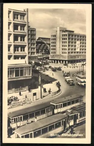 AK Berlin, Alexanderplatz mit Bahnhof und Strassenbahnen aus der Vogelschau