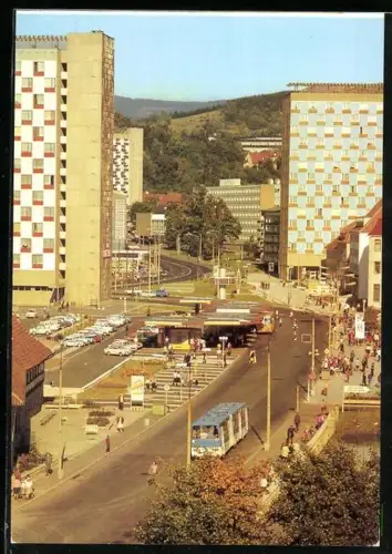 AK Reichenbach im Vogtland, Autobus am Hochhaus in der Wilhelm-Pieck-Strasse
