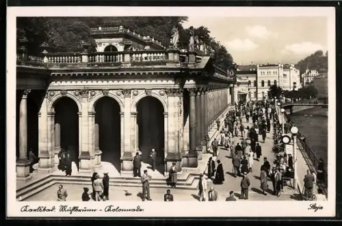 AK Karlsbad, Gäste an der Mühlbrunn-Kolonnade